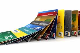 varie carte di credito impilate